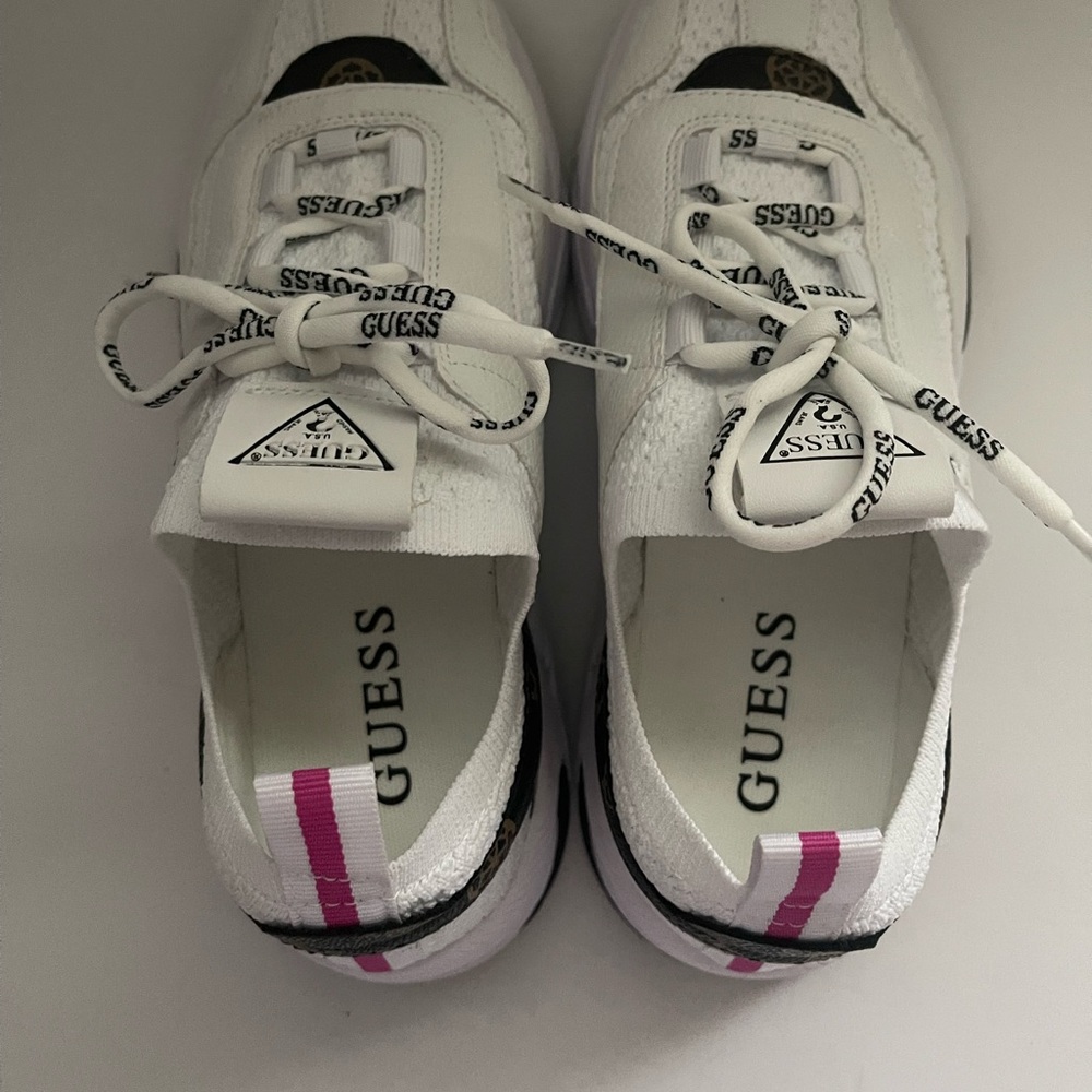 New in box-GUESS Women's White and Brown design Sneakers - Picture 11 of 16
